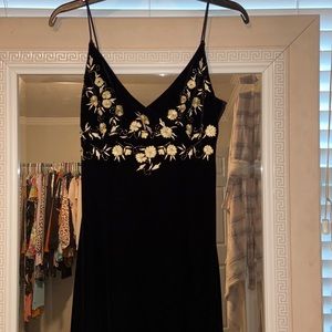 BLACK VELVET MAXI EMBELLISHED GOWN
